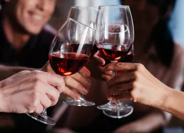 Čak i jedna čaša alkohola dnevno može smanjiti vaš mozak!