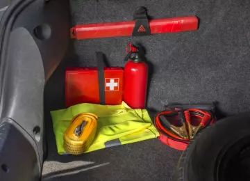 Bez ovoga ne krećite na put - ljetni auto komplet prve pomoći! 