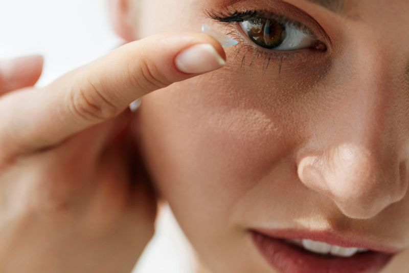 Razbijamo mitove o kontaktnim lećama: Što je istina, a što zabluda? 