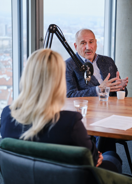 Kb merkur kirurzi za koljeno