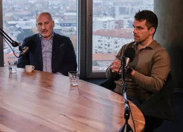 Prof. dr. sc. Vinko Vidjak i dr. Vitorio Perić - kirurzi bez skalpela koji vraćaju nadu pacijentima s bolnim koljenom