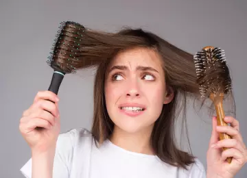 Nagli gubitak kose: 8 zdravstvenih razloga koje vrijedi provjeriti