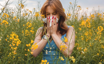 Pelud i kontaktne leće: kako zaštititi oči u sezoni proljetnih alergija