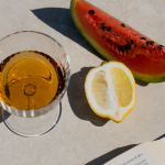 https://nazdravlje.hr/zdravlje/alkohol-na-suncu-zasto-vas-jedna-casa-ljeti-moze-jace-pogoditi
